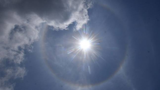 폭염과 자외선 피해를 체감하며 양산의 실용성이 재조명되고 있다. 게티이미지