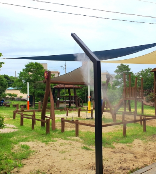 공원에 설치된 쿨링포그의 모습. 제주도 제공