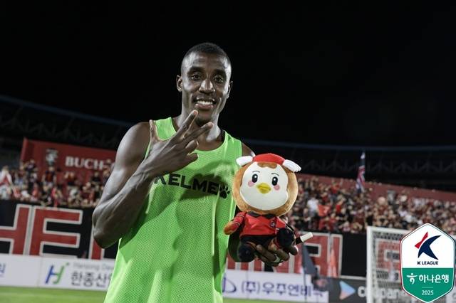 지난 충남아산전에서 해트트릭을 달성한 부천FC 공격수 몬타뇨. /사진=한국프로축구연맹 제공