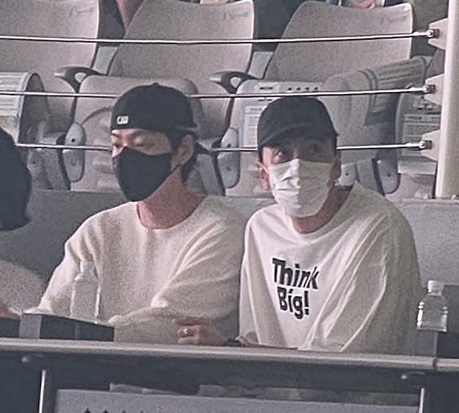 왼쪽부터 김우빈, 이광수 /사진=X(구 트위터) 캡처