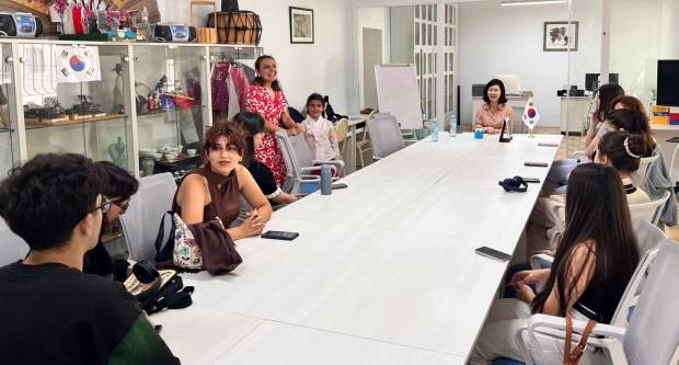 호남대학교가 ‘KF 글로벌 e-스쿨 한국어교육 사업단’을 통해 고품질의 강의 콘텐츠 및 다양한 수업 자료를 해외 대학에 제공, 해외 한국어 교육의 균형있는 발전과 한국학 저변확대는 물론, 한국어 교육 수요 창출에 큰 역할을 맡고 있다. 호남대 제공