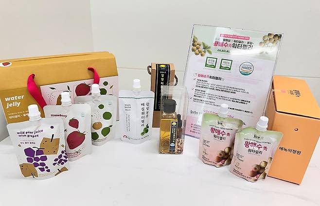 광양시 농산물가공센터에서 생산한 매실워터젤리 등 지역 특산물을 활용한 가공 식품. <광양시 제공>