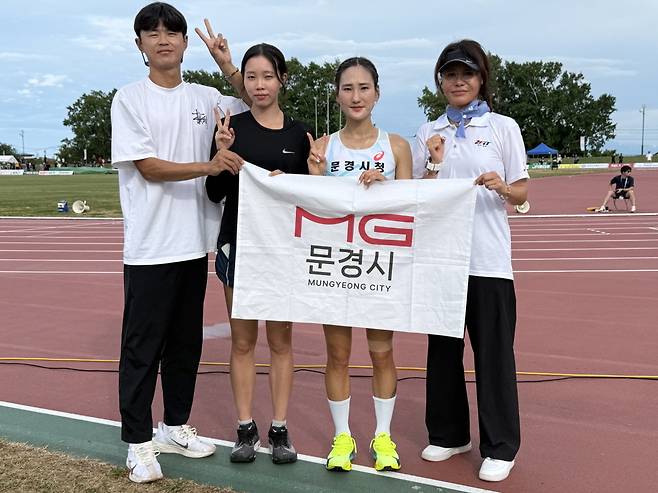 조하림 선수(오른쪽 두 번째). /문경시 제공