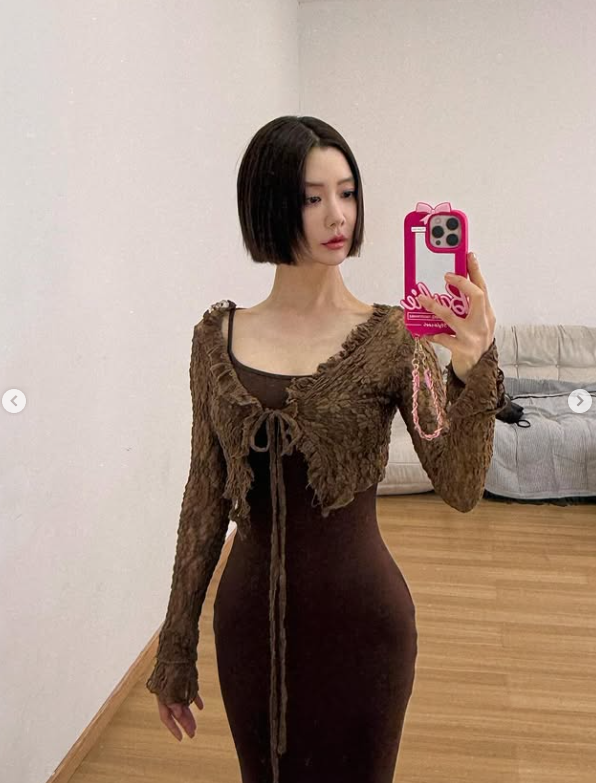 클라라, 인형 같은 외모로 집중(사진 출처:클라라 SNS)&nbsp;