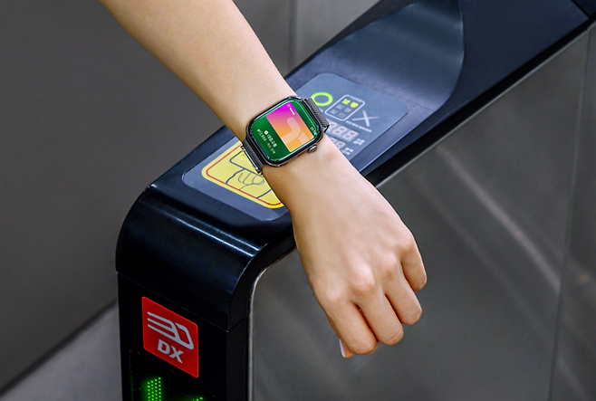 애플페이가 22일부터 국내 교통카드 연동을 시작했다. 사진=애플코리아