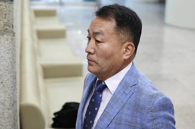 국회 증언·감정 등에 관한 법률 위반 등 혐의를 받는 김계환 전 해병대사령관이 구속 전 피의자 심문(영장실질심사)을 위해 22일 서울 서초구 서울중앙지방법원으로 향하고 있다. 연합뉴스