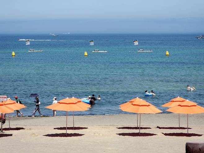본격적인 여름 휴가철을 맞은 가운데 국내 여행보다 해외 여행에서 얻는 만족감이 더 크며 연령대가 낮을수록 해외 여행을 선호한다는 조사 결과가 나왔다./사진=뉴스1