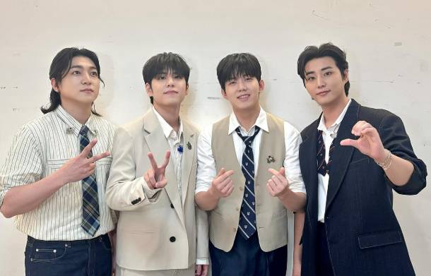 그룹 데이식스의 팬미팅에서 과도한 개인정보 침해 논란이 불거진 것과 관련 소속사 JYP엔터테인먼트가 사과했다. /사진=JYP엔터테인먼트 제공