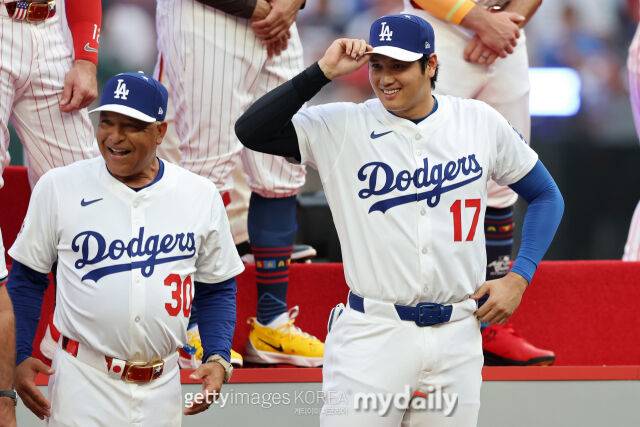 데이브 로버츠 감독과 오타니 쇼헤이(왼쪽부터)./게티이미지코리아