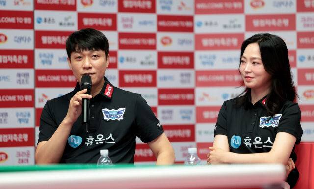 휴온스 최성원(왼쪽), 차유람./PBA