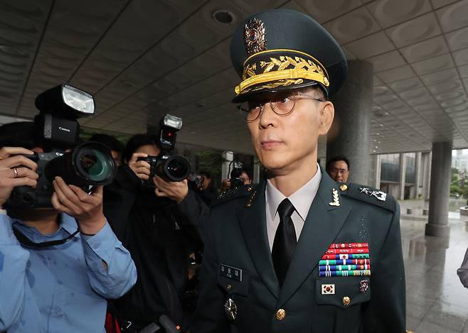 김용대 드론작전사령관이 지난 17일 내란특검 사무실이 마련된 서울 서초구 서울고검에 조사를 받기 위해 출석하고 있다. [연합]