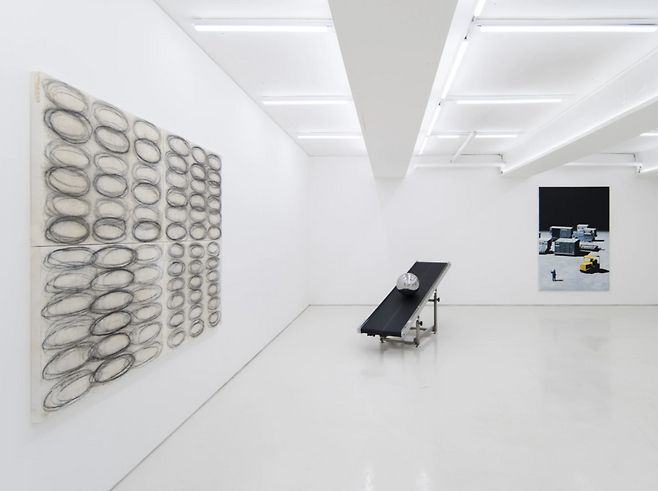 그룹전 ‘반복의 기록(The Codex of Returns)’ 전경. [챕터투]