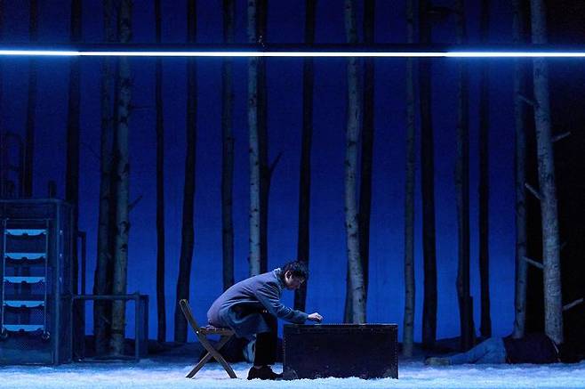 [서울=뉴시스] 연극 '렛미인' 한 장면. (사진=신시컴퍼니 제공) 2025.07.22. photo@newsis.com *재판매 및 DB 금지