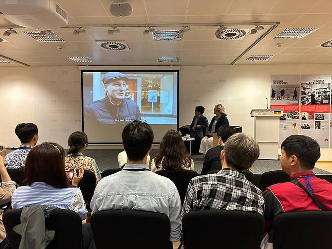 [서울=뉴시스]통일부 국립통일교육원은 광복 80주년을 맞아 청년 대상 특별 프로그램 '2025 글로벌 통일체험'을 진행했다고 22일 밝혔다. (사진 국립통일교육원 제공) *재판매 및 DB 금지