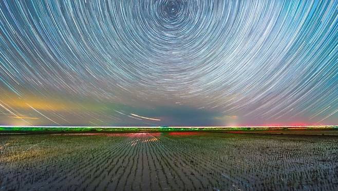 [서울=뉴시스]올 여름 지구의 자전 속도가 더 빨라지면서 낮이 좀 더 짧아져 과학자들과 시간 관리인들의 관심을 끌고 있다고 CNN이 21일(현지시각) 보도했다. <사진 출처 : CNN> 2025.07.22.