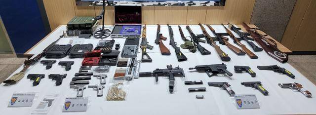 부산경찰청은 2021년 총기 부품을 밀수해 일명 ‘고스트건’을 제작한 일당을 적발했다. 부산경찰청 제공