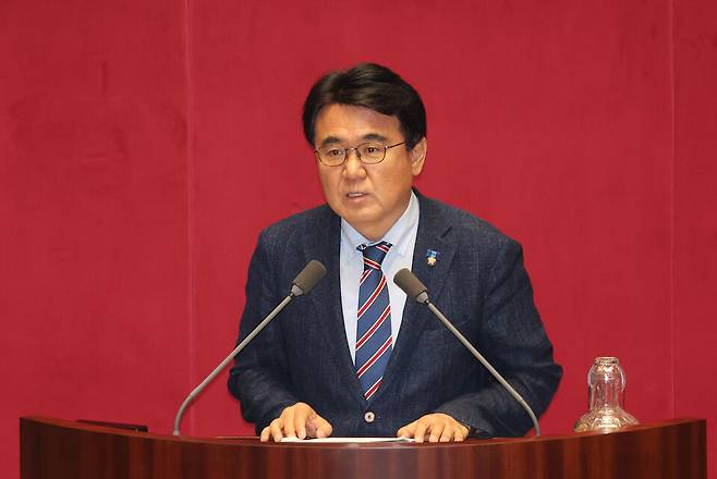 황운하 조국혁신당 의원이 7월4일 국회 본회의에서 2025년도 제2회 추가경정예산안이 상정된 가운데 토론하고 있다. ⓒ연합뉴스