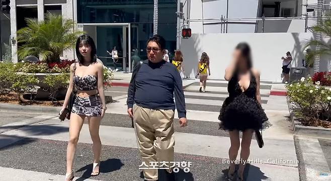 방시혁 하이브 의장과 BJ 과즙세연의 모습이 포착된 영상. 유튜브 방송 화면