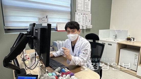 ▲ 울산병원 호흡기내과 전문의 이병희 과장은 냉방병을 예방하기 위해서는 실내외 온도 차이를 줄이고, 틈틈이 자연 환기를 시켜주는 것이 중요하다고 말한다.