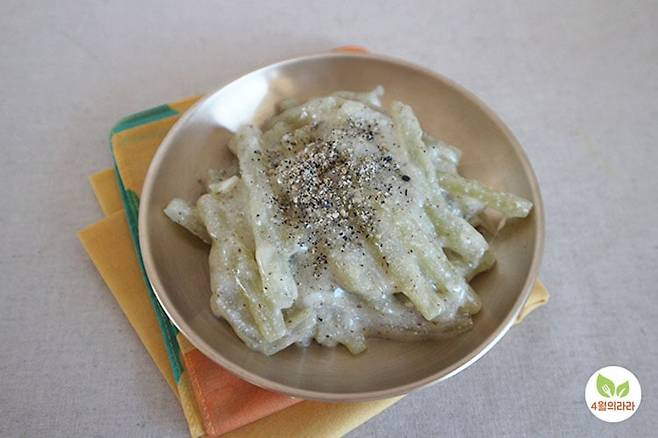 머위대들깨볶음