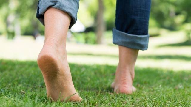 갑자기 늘어난 활동량은 족저근막염을 유발할 수 있다｜출처: 클립아트코리아