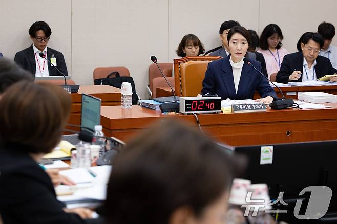 강선우 여성가족부 장관 후보자가 지난 14일 서울 여의도 국회에서 열린 인사청문회에 출석해 의원 질의에 답하고 있다. 2025.7.14/뉴스1 ⓒ News1 유승관 기자