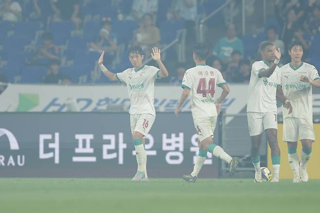문수축구경기장/ K리그1/ 울산HDFC vs 대전하나시티즌/ 대전 이명재 득점/ 골 세레머니 자제/ 사진 김정수