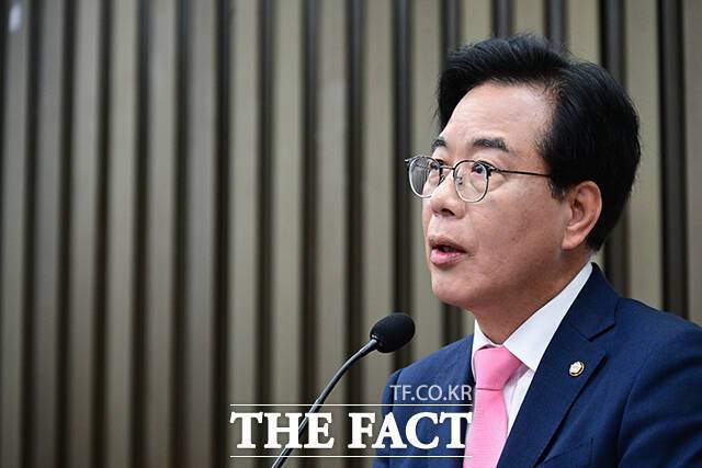 송언석 국민의힘 비상대책위원장이 23일 더불어민주당에 "강선우 여성가족부 장관 후보자 인사청문회를 하루 더 실시하자"고 공식 제안했다. /남윤호 기자