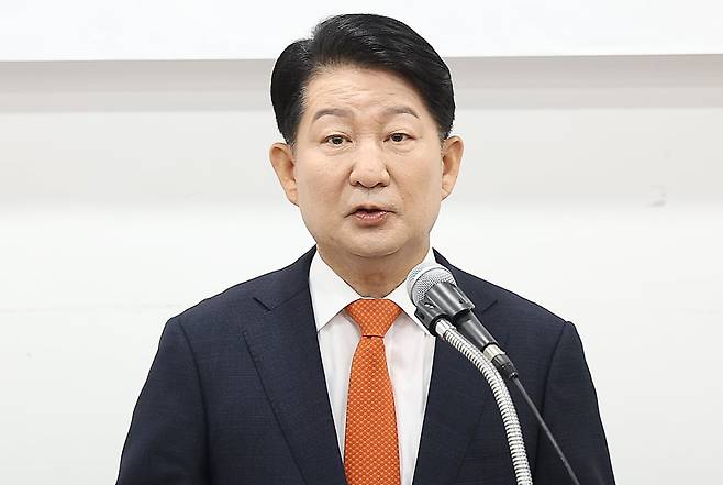 국민의힘 권영진 의원이 지난 9일 국민의힘 대구시당에서 기자회견을 하고 있다. /연합뉴스