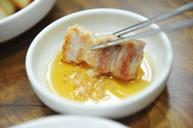 반반으로 나뉜다는 삼겹살 소스 .jpg 반반으로 나뉜다는 삼겹살 소스 .jpg