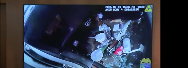 화면 캡처 2025-07-22 114930.png (주의)미국에서 난리난 경찰 흑인 폭행사건 일부바디캠 + 경찰해명뜸