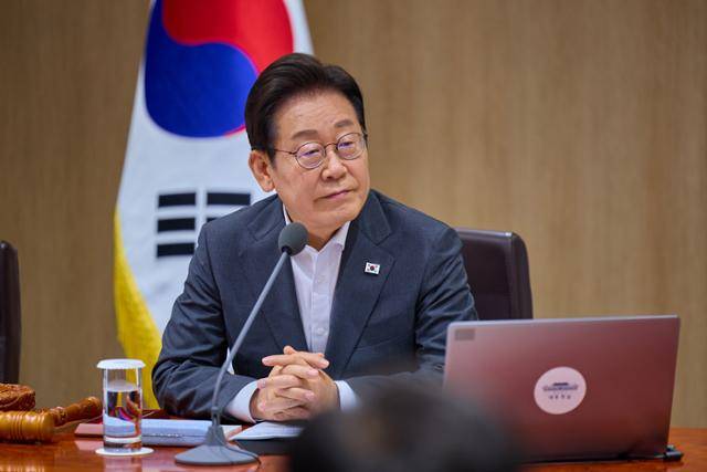 이재명 대통령이 22일 서울 용산 대통령실 청사에서 국무회의를 주재하고 있다. 대통령실 제공