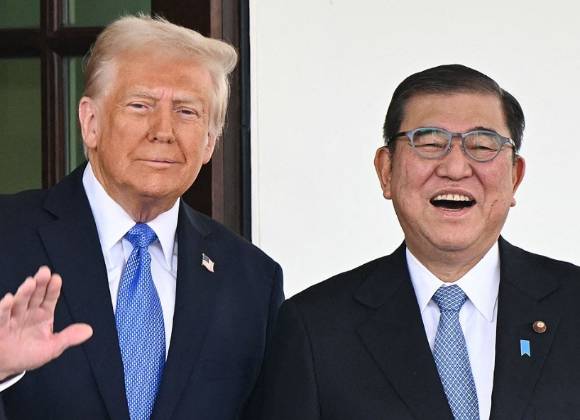 이시바 시게루 일본 총리가 지난 2월 7일(현지시간) 미국 백악관에서 열린 미일 정상회담에서 도널드 트럼프 대통령을 만났다. [사진=AFP/연합뉴스]