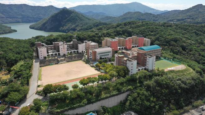 부산 P 예중·고 전경. P 예고 누리집 갈무리.