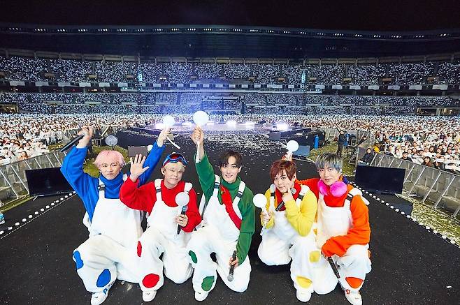 H.O.T.가 6년 만에 완전체로 음악 페스티벌 헤드라이너로 나선다. /사진=인스타그램 갈무리