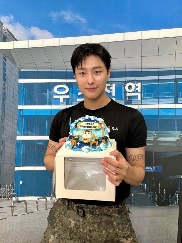 가수 우즈가 전역 후 열일 행보를 예고했다. / 우즈 인스타그램 캡처