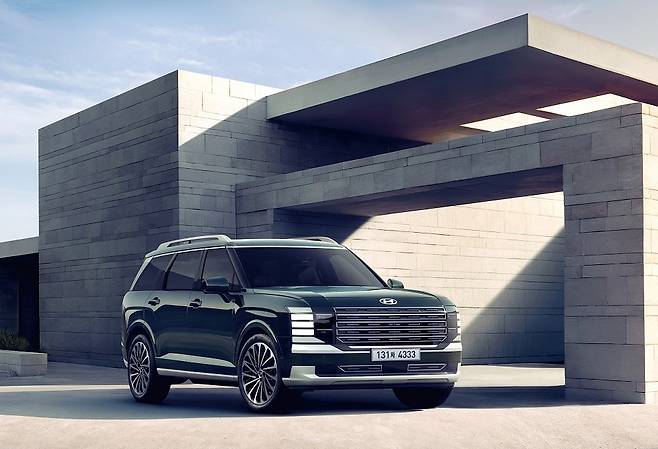 올해 상반기(1~6월) 월평균 5000대 이상의 판매량을 기록하고 있는 ‘디 올 뉴 팰리세이드’의 하이브리드 모델  [현대자동차 제공]