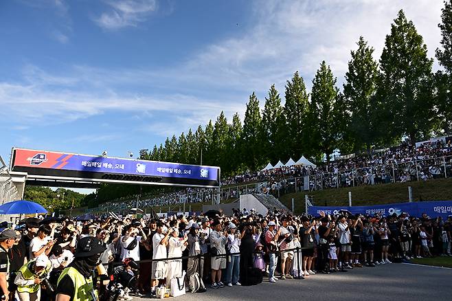 슈퍼레이스는 '오프라인' 이벤트로도 경쟁력을 갖췄다. 사진: 김학수 기자
