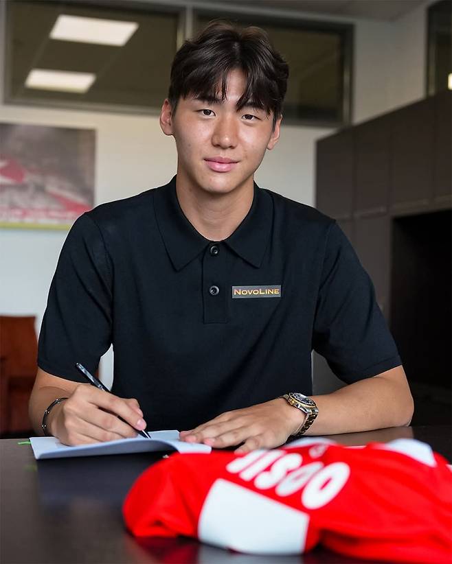 한국축구 차세대 센터백 김지수가 브렌트포드를 떠나 독일 분데스리가2 카이저슬라우테른에 임대 이적했다. 사진출처｜카이저슬라우테른 페이스북