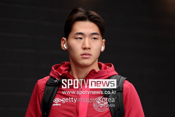 ▲ 독일 2부리그 소속의 카이저슬라우테른은 23일(한국시간) 구단 공식 홈페이지를 통해 "김지수가 브렌트포드를 떠나 임대로 팀에 합류했다. 계약 기간은 1년인 것으로 알려졌다.