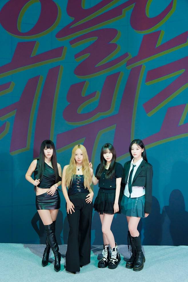 ▲ 오늘도 데뷔조. 제공| 스튜디오 어서오고