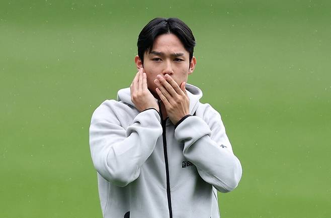 ▲ 영국 '풋볼월드'는 "프랭크 감독은 양민혁이 재능을 만개할 수 있도록 경기장 안팎에서 특별한 도움을 줄 인물"이라며 "프랭크 감독은 젊은 윙어를 키우는 방법을 아는 지도자다. 여름 이적시장이 끝나면 프랭크 감독은 분명 양민혁을 주의 깊게 지켜볼 것"이라고 예상했다. ⓒ연합뉴스/REUTERS