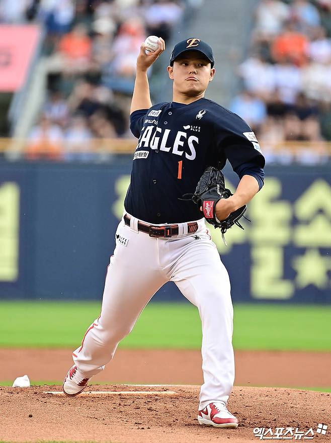 한화 이글스 선발투수 문동주가 22일 잠실 두산 베어스전에서 역투하고 있다. 잠실, 박지영 기자