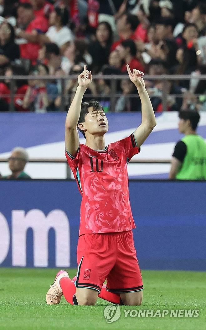 추가골 넣은 이재성 (서울=연합뉴스) 최재구 기자 = 10일 서울월드컵경기장에서 열린 2026 북중미 월드컵 아시아 3차 예선 최종전 한국과 쿠웨이트의 경기.
    이재성이 팀 네 번째 골을 넣은 뒤 세리머니를 하고 있다. 2025.6.10 jjaeck9@yna.co.kr