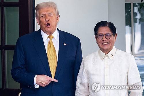 트럼프 대통령과 마르코스 대통령 [AFP 연합뉴스. 재판매 및 DB 금지]