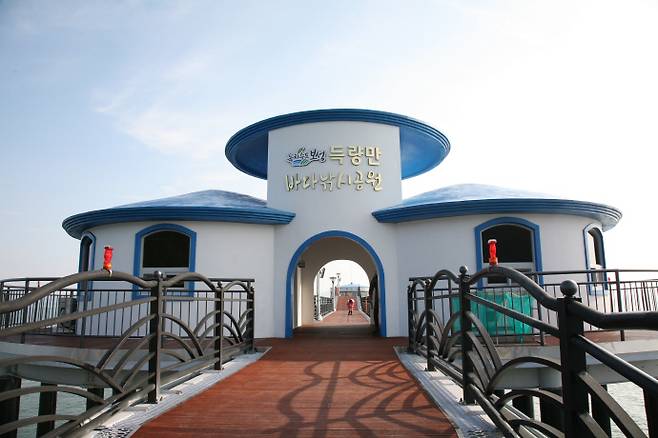 득량만 바다낚시 공원.