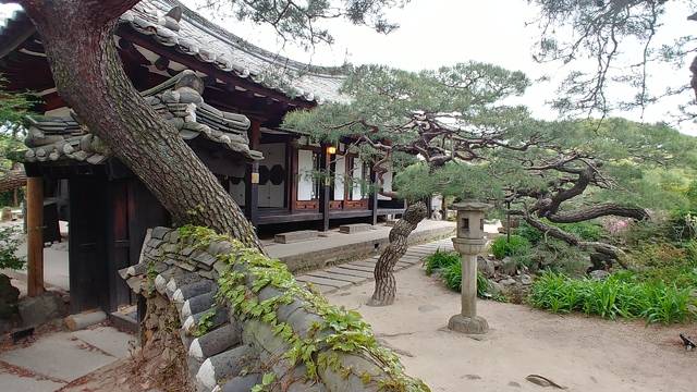 신라시대 요석공주가 기거했던 요석궁이 있었던 곳의 교촌마을 풍경.