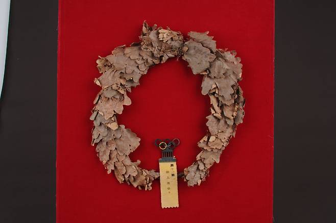 손기정 선수가 1936년 베를린올림픽에서 받은 마라톤 월계관/국립중앙박물관 제공