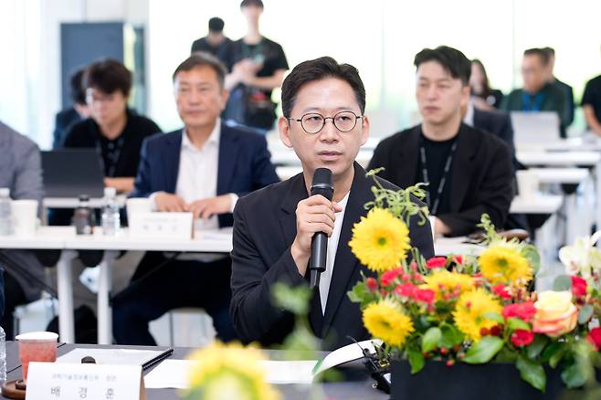 배경훈 과학기술정보통신부 장관이 24일 세종특별자치시 네이버데이터센터 각 세종에서 열린 '인공지능(AI) 데이터센터 현장간담회'에서 인사말을 하고 있다./과학기술정보통신부