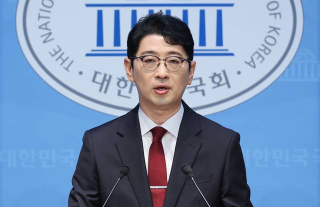 주진우 국민의힘 의원이 24일 국회 소통관에서 당대표 출마 선언 기자회견을 하고 있다. [연합뉴스]